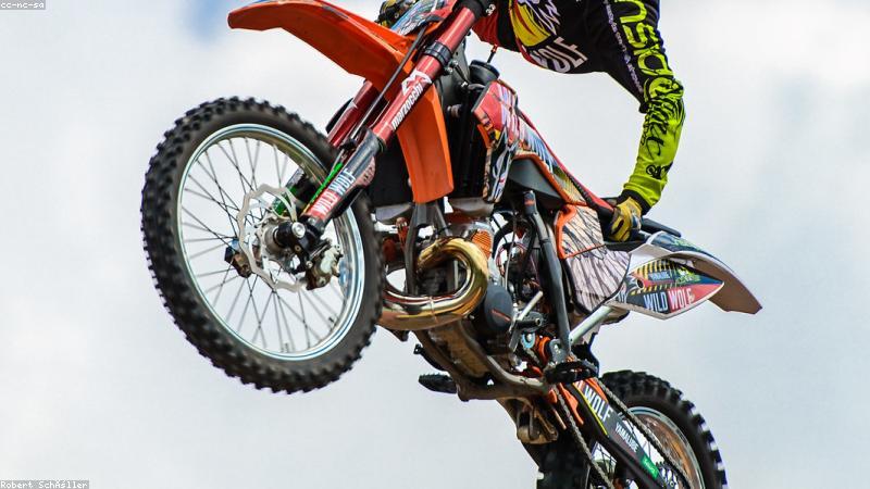 person doing high intensity interval training at home