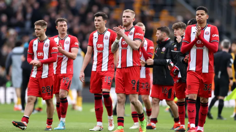 Premier League relegation battle 2026 standings table 모습